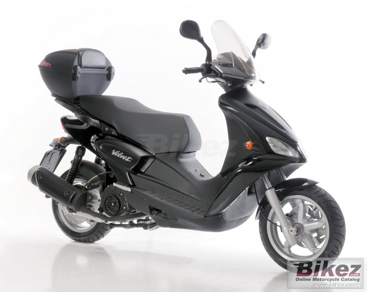 Big Benelli velvet 250 picture and wallpaper from Bikez.com